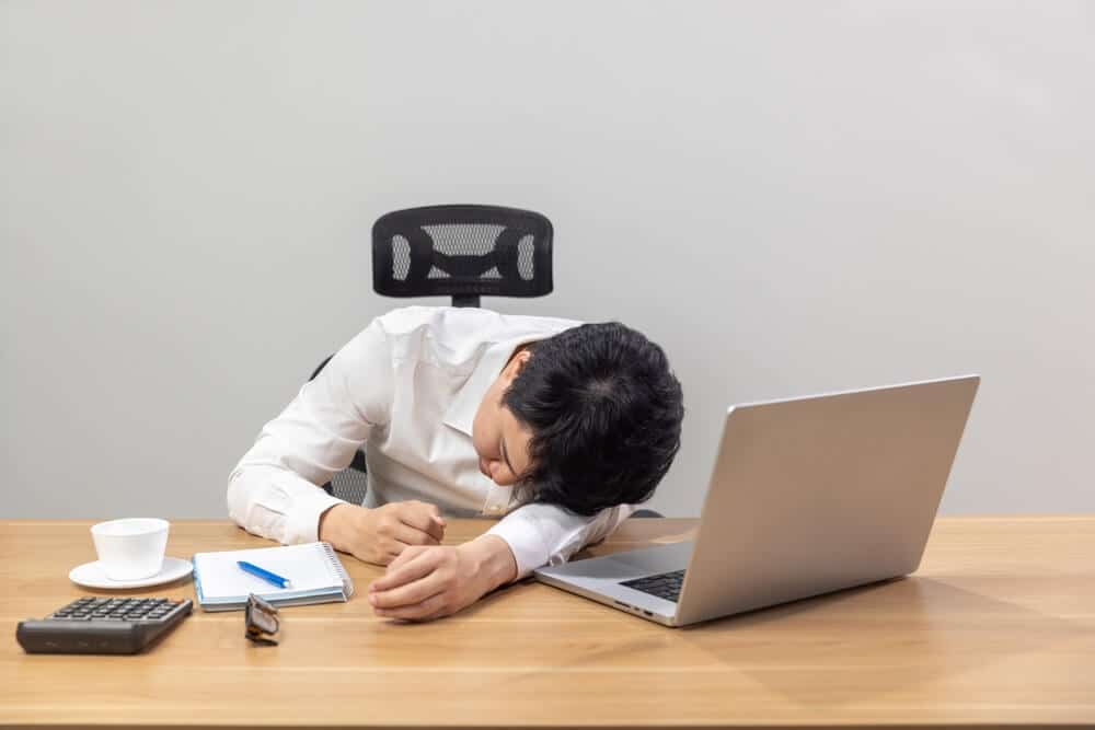 Student using Nuvigil smart drug for focus and productivity during study session
